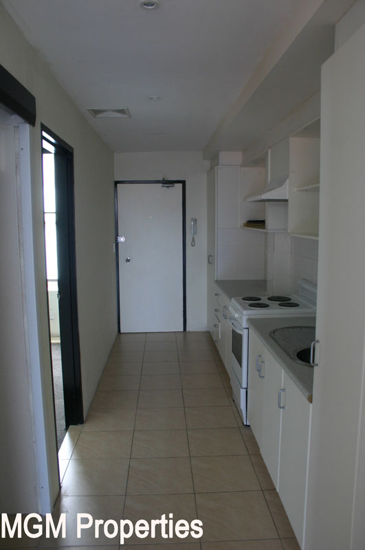 Central Location! Picture 1