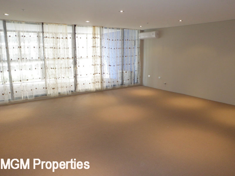 **DEPOSIT TAKEN** Picture 2