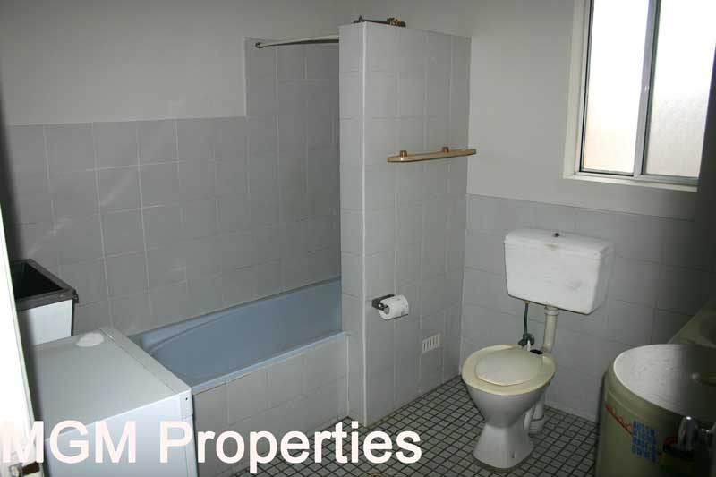 Central Location! Picture 3