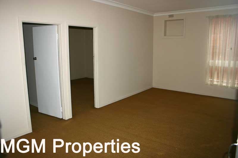 Central Location! Picture 2