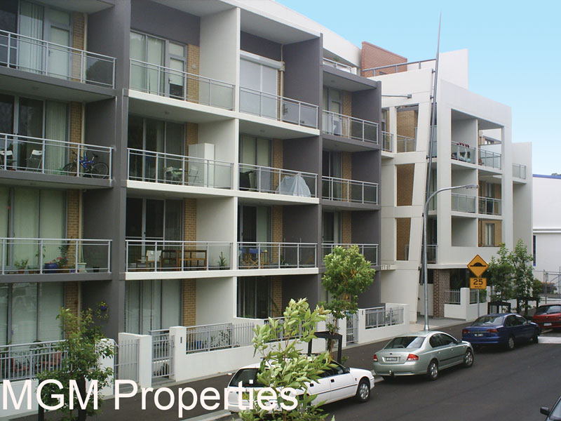 Sought After Complex!**DEPOSIT TAKEN** Picture 1