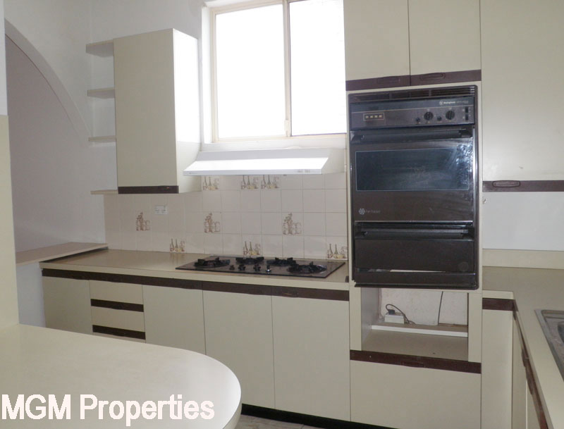 Conveniently Located! **DEPOSIT TAKEN** Picture 3