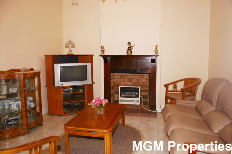 Delightful Family Home! Picture 2