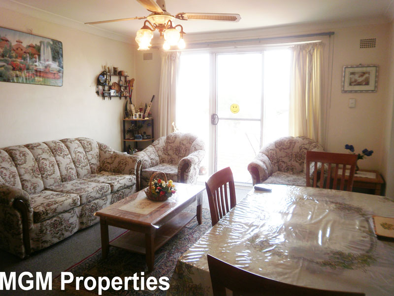 Perfect First Home or Investment! Picture 2