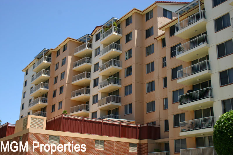 FOR THE ENTERTAINER! Picture 1