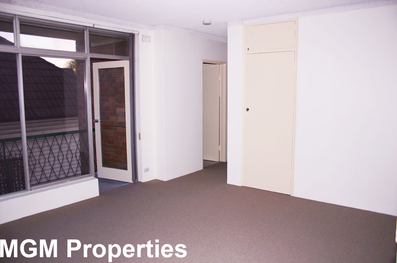 Great Location! Picture 3