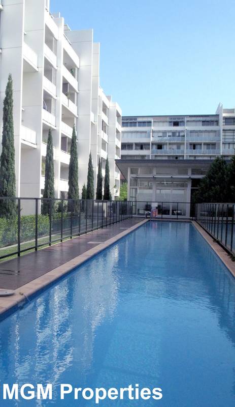 Modern Living! Picture 2