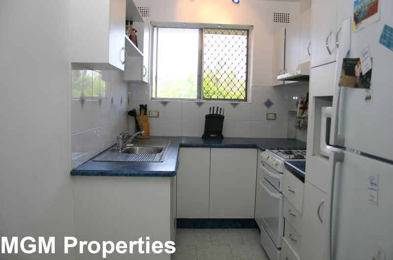 Magnificent First Floor Apartment! Picture 3