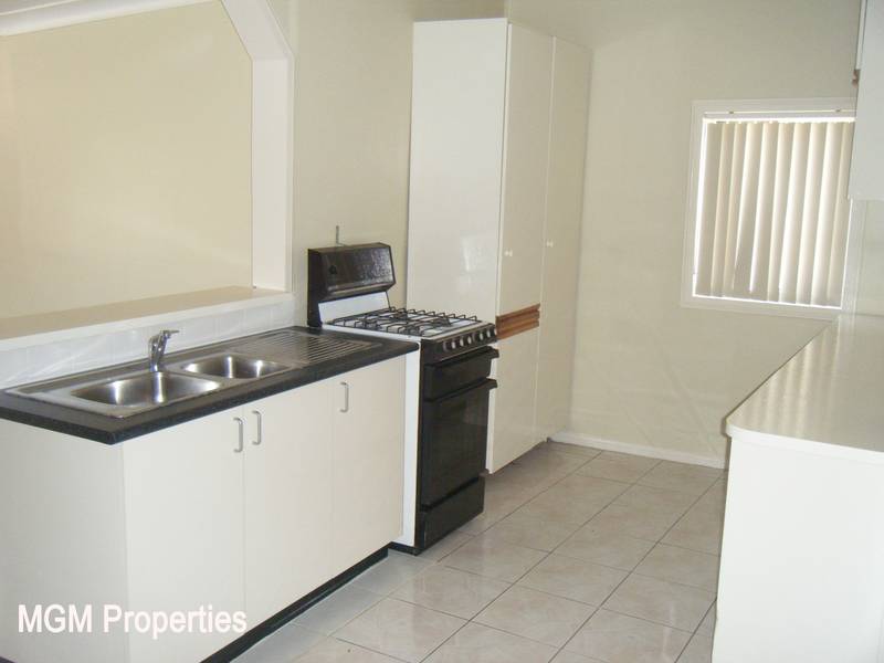 Family home! Picture 2