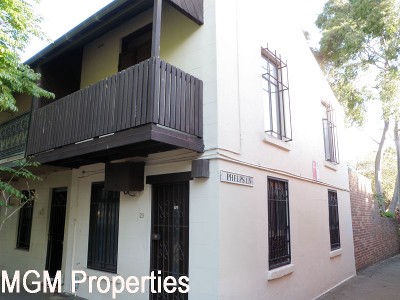 Lovely two bedroom terrace!! Picture