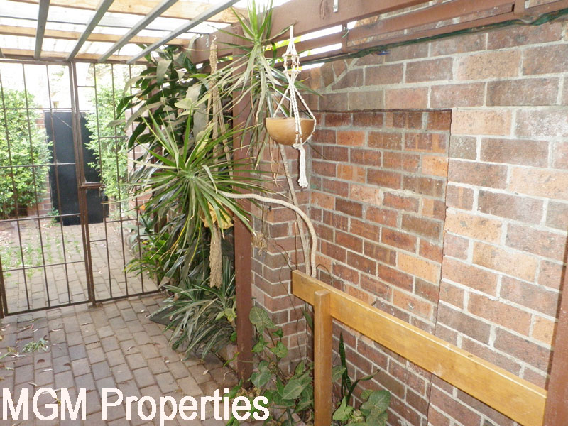 Lovely two bedroom terrace!! Picture 3