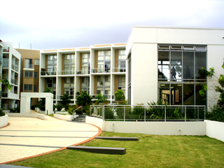 Luxury Living! Picture 3