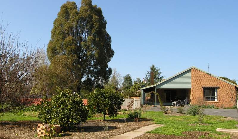 OUTSTANDING MANSFIELD ADDRESS Picture 1