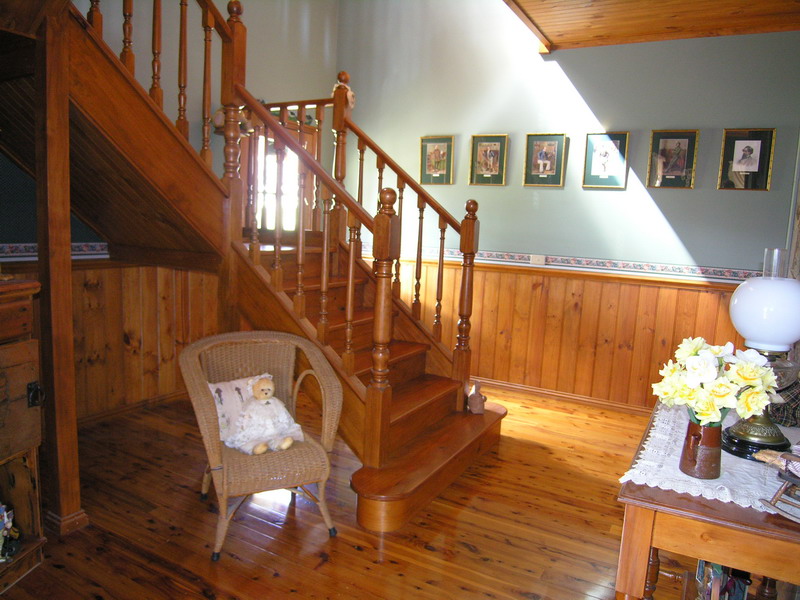 Stunning Home - Outstanding Setting Picture 3