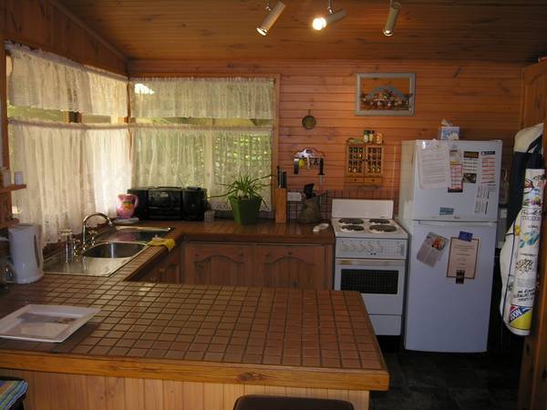 HOLIDAY OR "LIVE-IN" - BEAUTIFUL HOWQUA INLET Picture 2