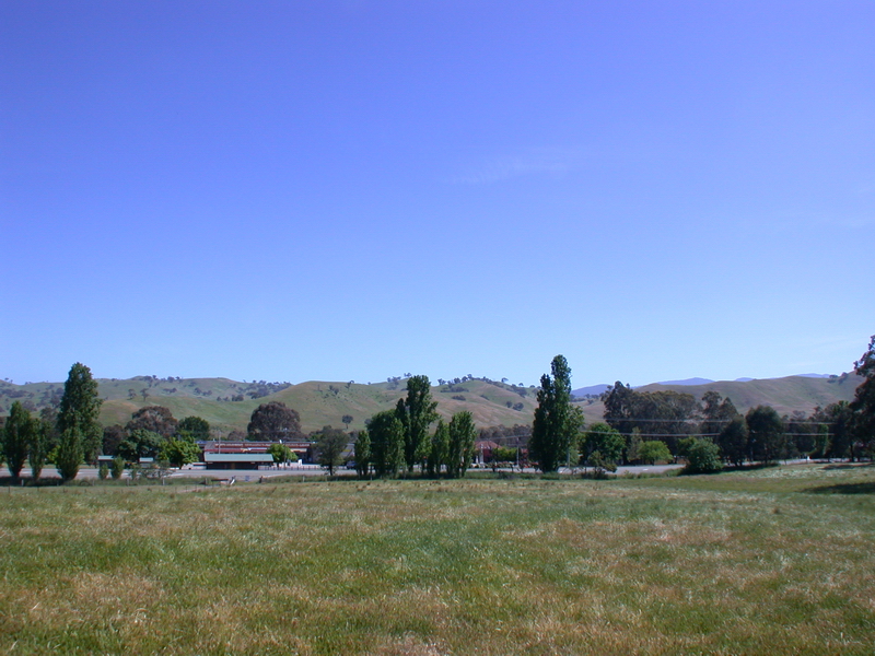 GREAT LOCATION - GREAT VIEWS REF:827 Picture 3