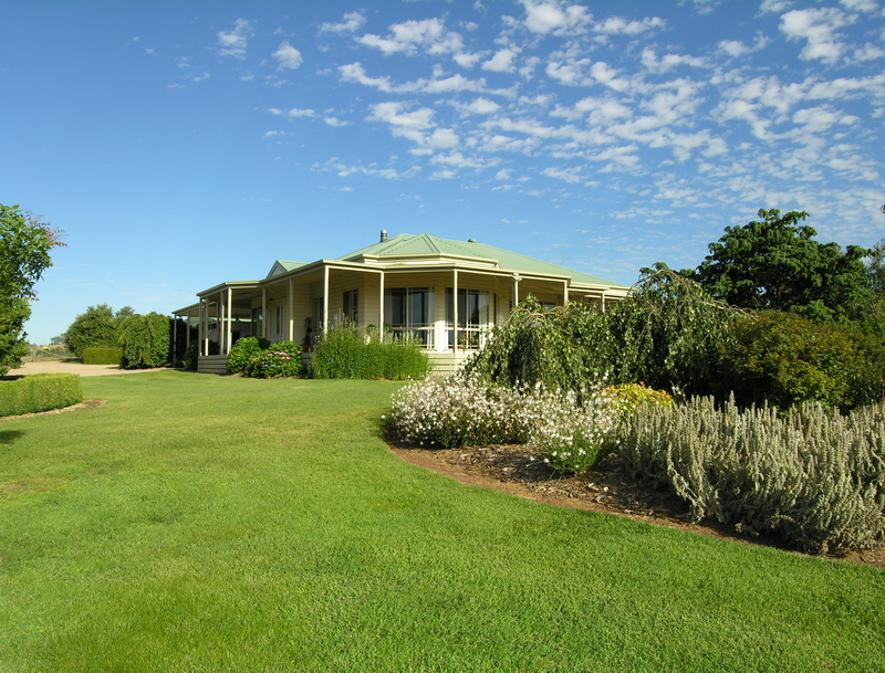 HIGH COUNTRY ELEGANCE Picture 1