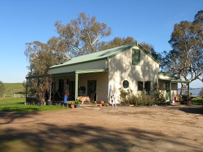 FORGET THE BUSTLE OF CITY LIFE! Picture