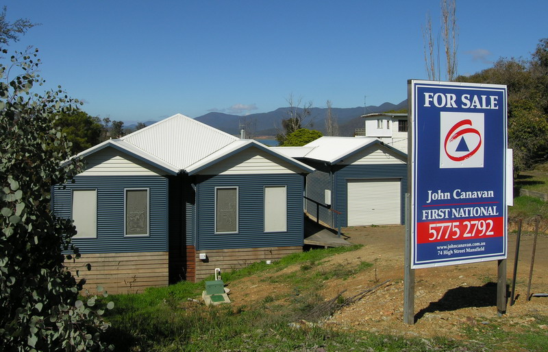 LAKE EILDON VIEWS! Picture 1