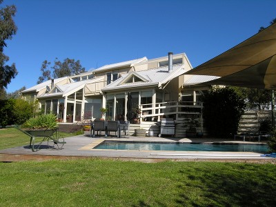 SPECTACULAR HOME WITH A GROWING INCOME! Picture SPECTACULAR HOME WITH A GROWING INCOME! Picture