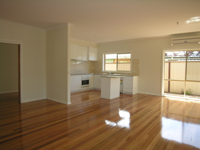 OUTSTANDING LOCATION Picture 2