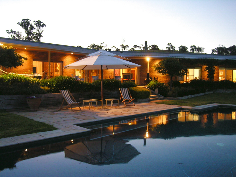 INSPIRING LUXURY - REDUCED FOR IMMEDIATE SALE!! Picture 1