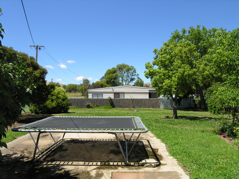 QUIET COUNTRY LOCATION - CHARMING SETTING Picture 3