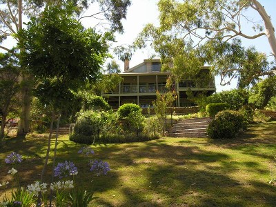 SUPERB LAKE EILDON FRONTAGE HOME. Ref: 709 Picture