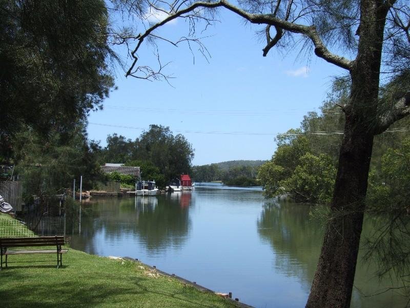 ABSOLUTE CREEK FRONTAGE Picture 3