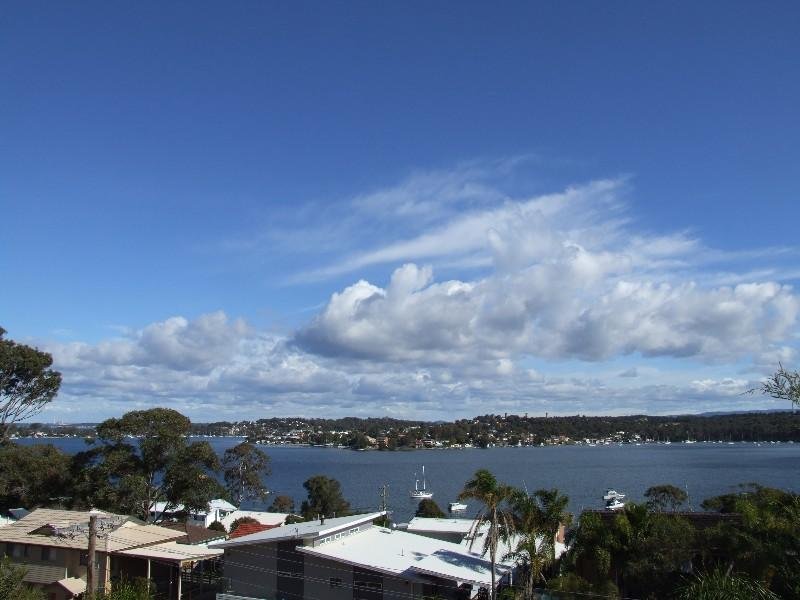 BEAUTIFUL LAKE VIEWS Picture 2