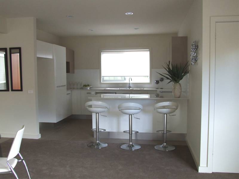 ULTRA MODERN UNITS- 2 UNITS AVAILABLE Picture 3