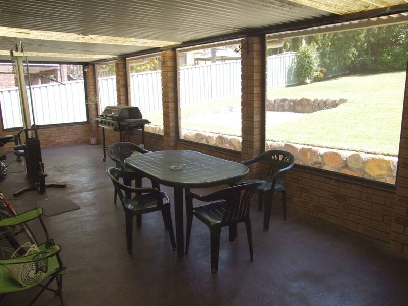 STROLL TO THE LAKE Picture 2