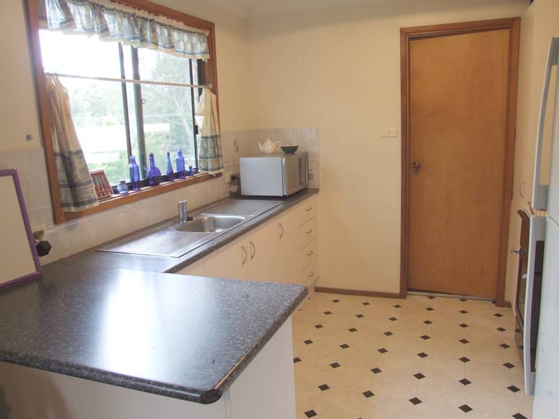 A BEAUT BUY Picture 3