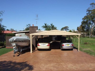 One house back from
waters edge Picture