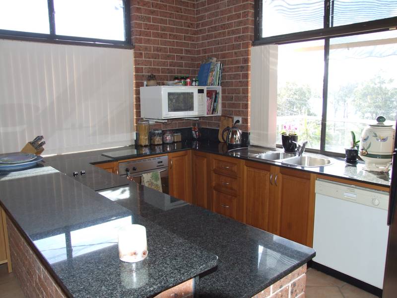 CAREY BAY - PRICE REDUCTION Picture 2