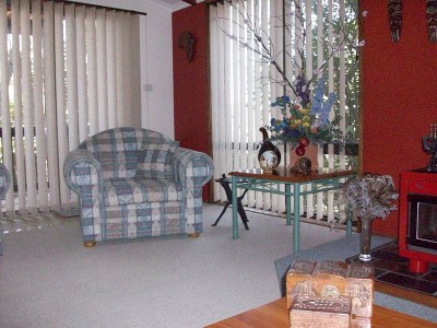 FAMILY HOME IN TREE LINED STREET Picture FAMILY HOME IN TREE LINED STREET Picture