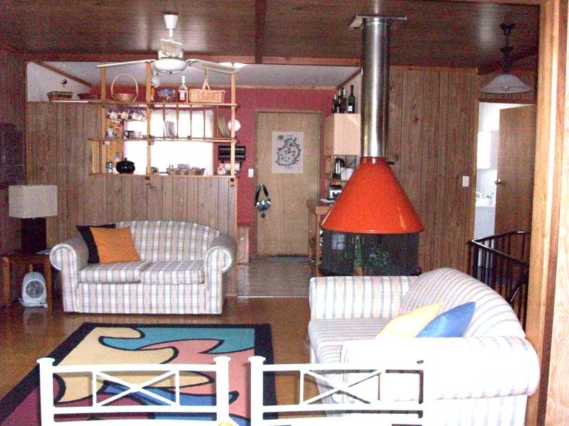 FAMILY HOME IN TREE LINED STREET Picture 3