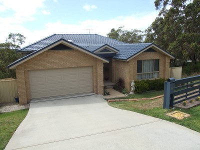 BIG BLOCK! BIG FAMILY HOME! Picture