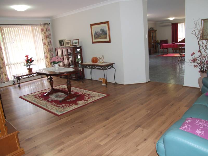 ACRES OF PEACE AND QUIET Picture 3