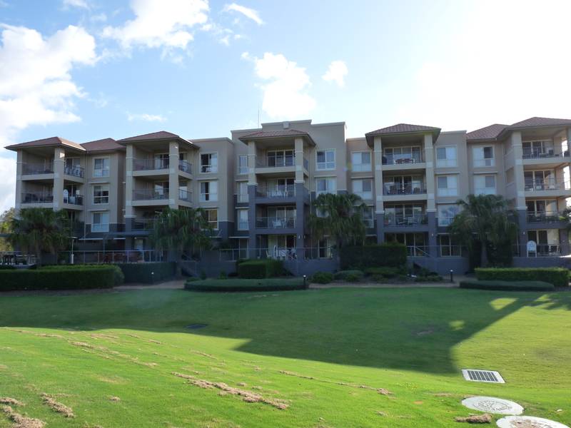 GOLF COURSE VIEWS Picture 3