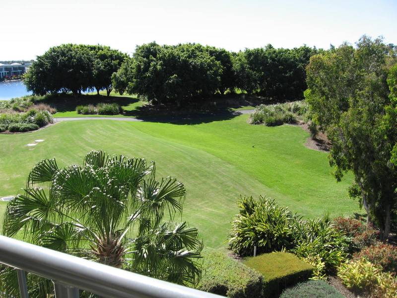 APARTMENT LIVING WITH VIEWS - RESORT STYLE Picture 1