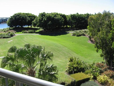 APARTMENT LIVING WITH VIEWS - RESORT STYLE Picture