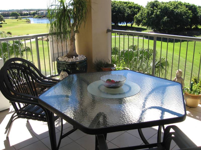 APARTMENT LIVING WITH VIEWS - RESORT STYLE Picture 3