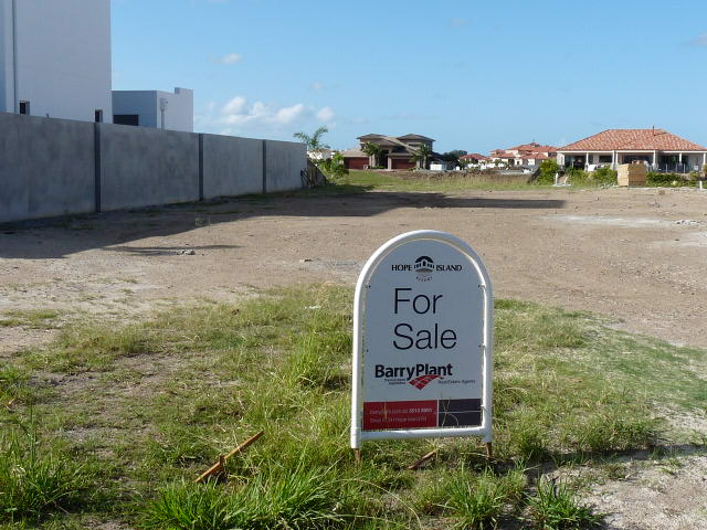 NORTH FACING WATERFRONT LAND Picture 3