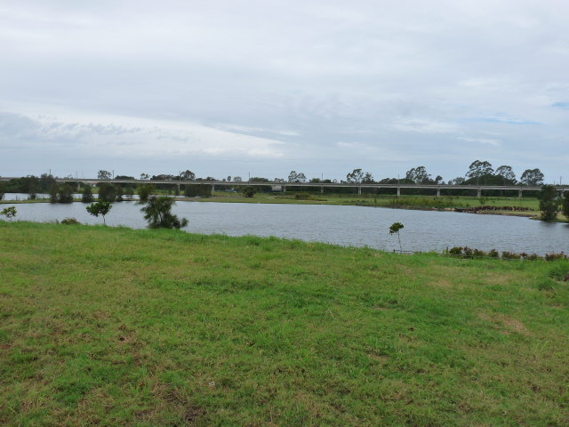 LAKE FRONT SETTING Picture 1