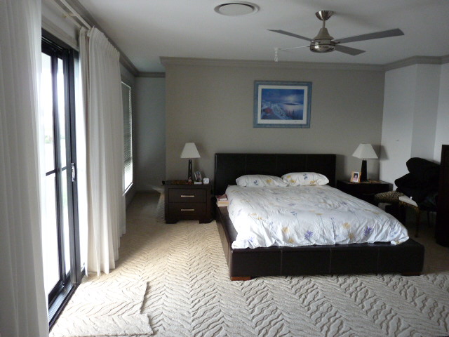 EXCEPTIONALLY LUXURIOUS WATERFRONT HOME! Picture 2