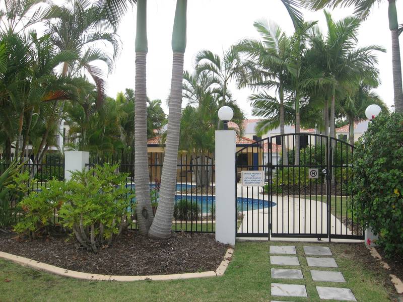 FULLY FURNISHED VILLA IN LOVELY RESORT Picture FULLY FURNISHED VILLA IN LOVELY RESORT Picture