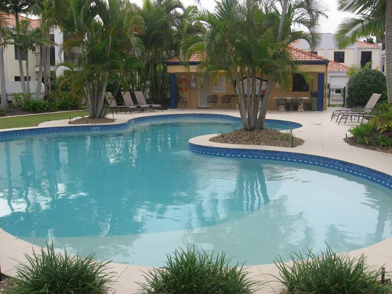 FULLY FURNISHED - The Lakefront is your backyard Picture 3