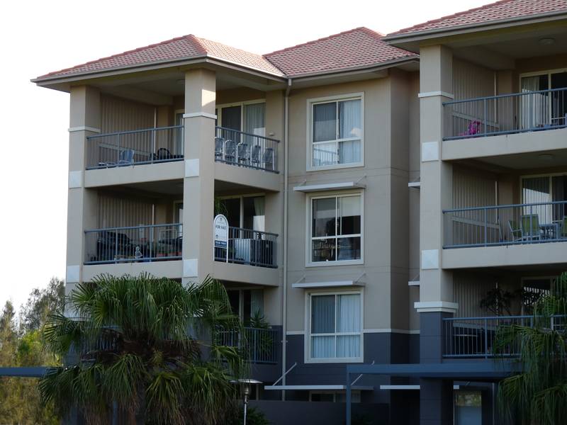 GOLF COURSE FRONTAGE Picture 1