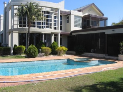 TIMELESS CLASSIC - REDUCED TO SELL ! Picture